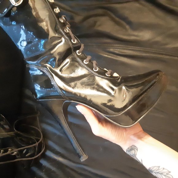 Glossy PVC Fetish Boots - Picture 3 of 3